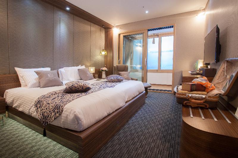 Western Grace Hotel Inczhon Zewnętrze zdjęcie
