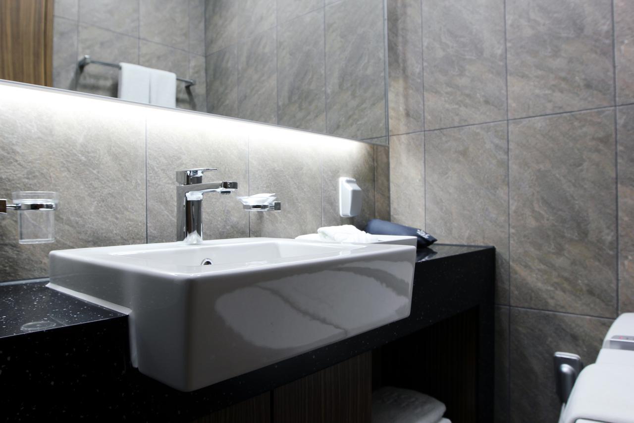 Western Grace Hotel Inczhon Zewnętrze zdjęcie