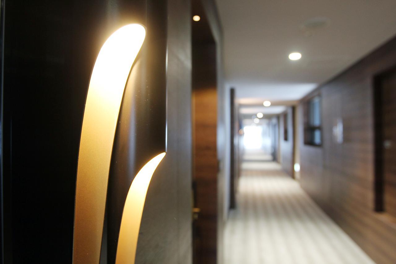 Western Grace Hotel Inczhon Zewnętrze zdjęcie